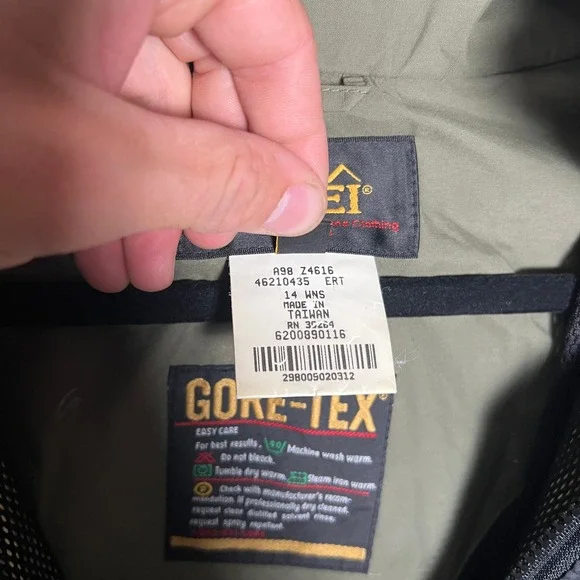 REI Gore-Tex Womens 3 in 1 Jacket Size 14 Olive Green Black Raincoat Goose Down - Picture 6 of 15